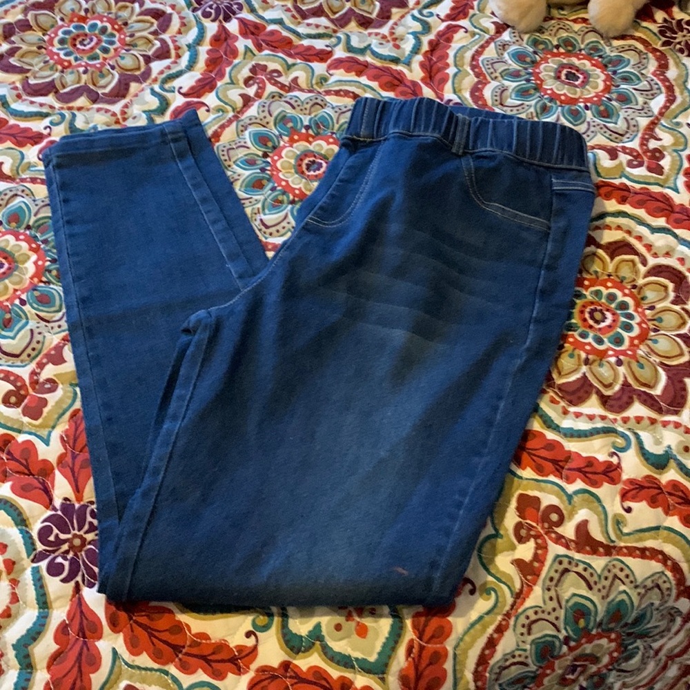 Cute jean pull ons with elastic waist! Never worn or washed! New with no tags!